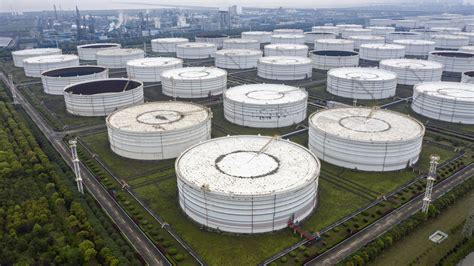 China’s Oil Reserves Are Close to Reaching Storage Capacity - Bloomberg