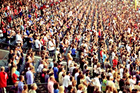 Crowd - Harvest: Greg Laurie