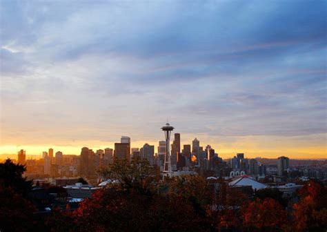 Seattle Skyline Sunrise - Setarra