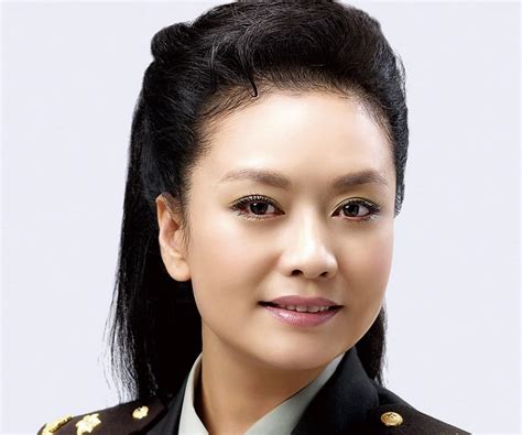 Peng Liyuan Biography - Facts, Childhood, Family Life & Achievements of Chinese First Lady