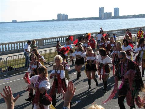 Gasparilla-Parade-of-the-Pirates-Tampa-FL-156