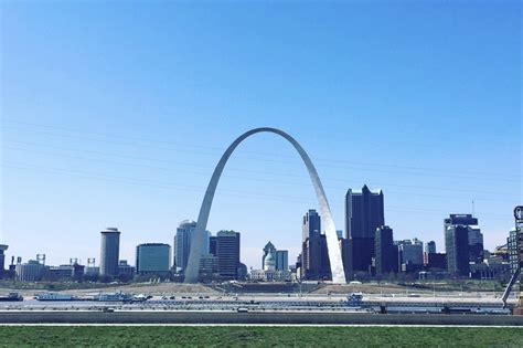 Best View of the Gateway Arch in St. Louis, Missouri | Buy the Plane Ticket