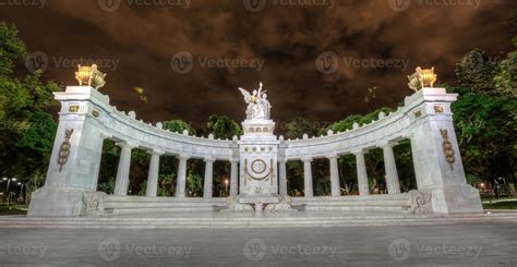 Monument to Benito Juarez in Mexico City 16652131 Stock Photo at Vecteezy