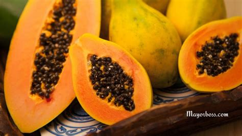 8 Benefits of Eating Papaya