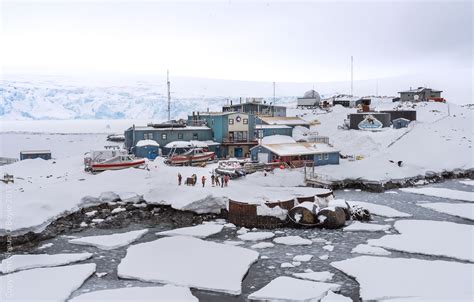 Photographs of Palmer Station, located in the Antarctic Peninsula ...