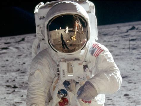 Apollo 11 Hoax Photos: 8 Moon-Landing Myths Busted