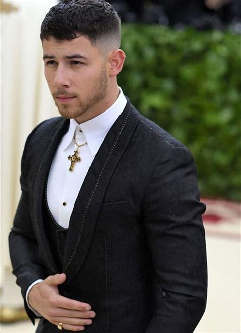 Pin by c e l e s t e on J O B R O M A N C E | Nick jonas haircut, Long hair styles men, Mens ...