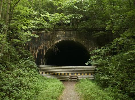 The Batcave Entrance | The trail makes a 1.5 mile bypass aro… | Flickr