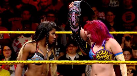 Asuka vs. Ember Moon - NXT Women's Championship Match - YouTube