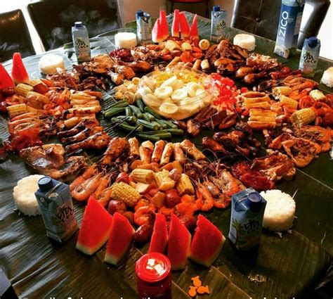 Boodle fight! #Food presentation | Pinoy food, Boodle fight, Food