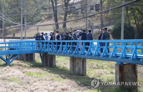 Historic border footbridge in Panmunjom to begin repair work this month ...