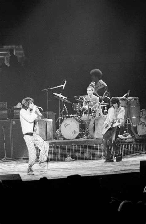 Rocking the Americas: The Rolling Stones’ Tour of 1975 in Photos