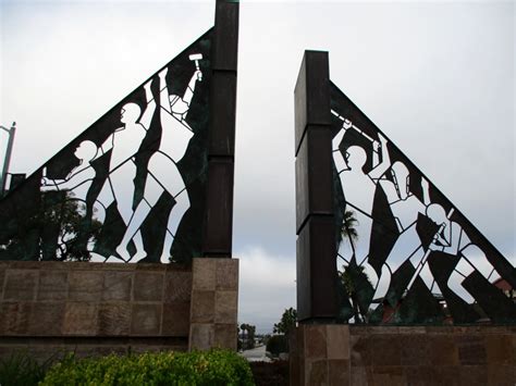 Community sculpture at entrance to Escondido. – Cool San Diego Sights!