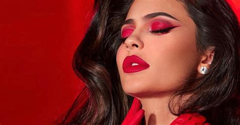 كايلي جينر تبيع حصتها من Kylie Cosmetics إلى كوتي | Gheir