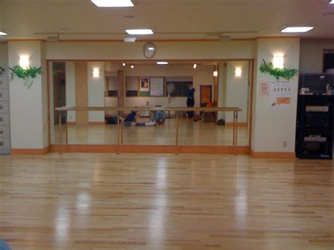 dance studio | 社交ダンスのスタジオなのでバレエのときはリノ敷きます。 | Yuko Honda | Flickr