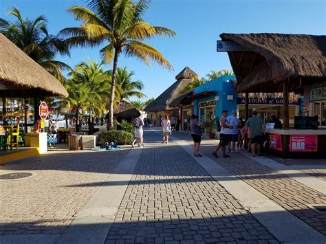 Cozumel cruise terminal shops - Postcards & Passports