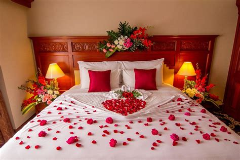 Romantic Valentine's Bedroom Valentines Day Room Decoration - img-cahoots