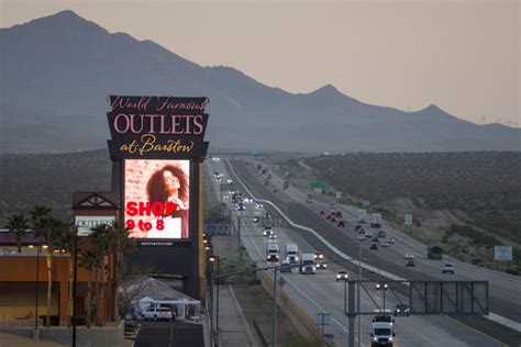 Carjack suspects lead authorities on high-speed pursuit from Barstow