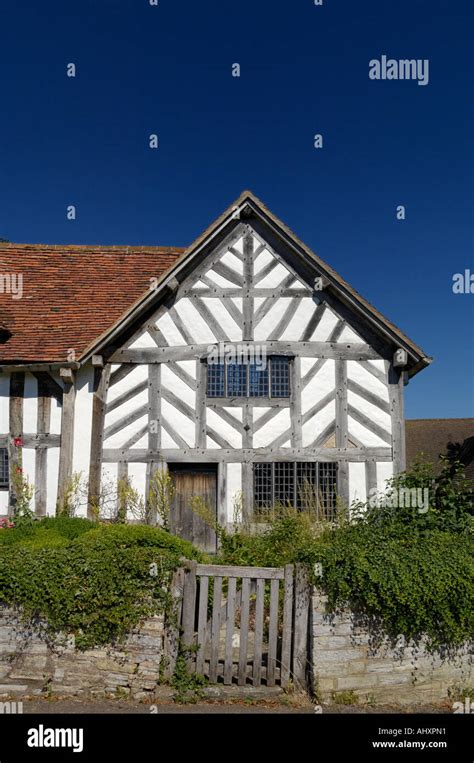 Mary arden house wilmcote stratford hi-res stock photography and images ...