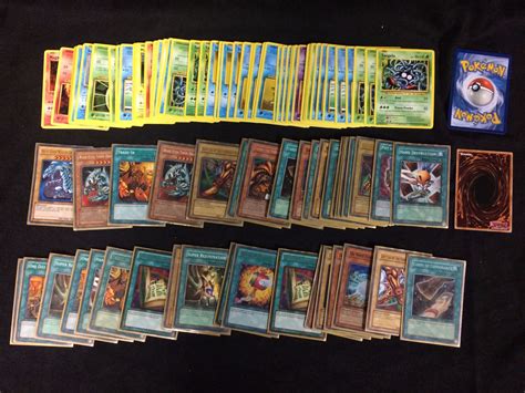 POKEMON TRADING CARDS LOT