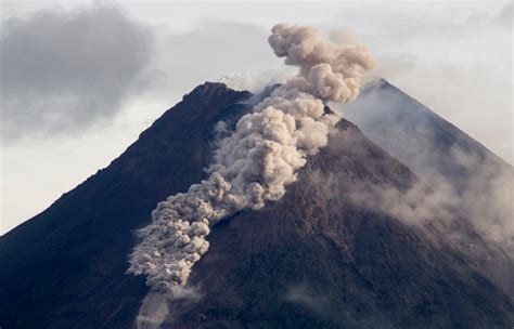 Monte Merapi entra en erupción y pone en alerta a Indonesia | Independent Español