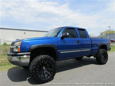 2004 Chevrolet Silverado 1500 LS Z71 Lifted 4X4 Extended Cab Short Bed