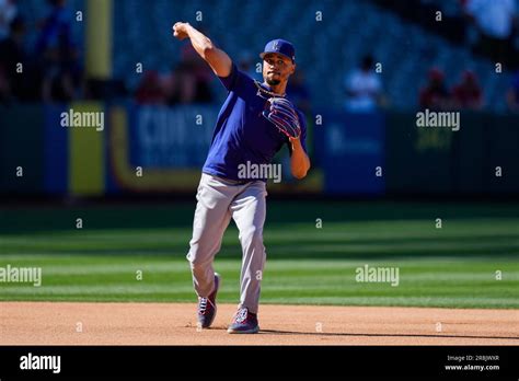 Los Angeles Dodgers shortstop Mookie Betts (50) participates in batting ...