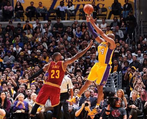 Vintage Kobe Bryant Shows fierce in His Final Duel against LeBron James