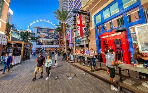 The LINQ Promenade On The Vegas Strip (The Ultimate Guide) - FeelingVegas