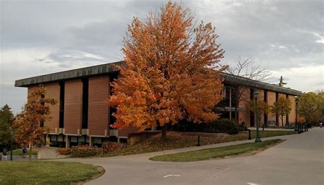 Milne in Fall | Milne Library, SUNY Geneseo | Alexis Clifton | Flickr