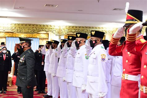 Siapa Pelajar yang Terpilih Membawa Bendera Merah Putih di Istana?