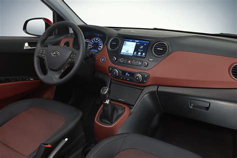 New 2017 Hyundai i10 interior photos and pictures - small hatchback ...