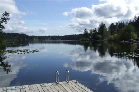 Prospect Lake Vacation Rentals & Homes - Saanich, Canada | Airbnb