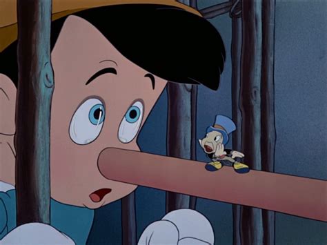 Il burattino con il Grillo parlante in una scena del film d'animazione Pinocchio: 142469 ...