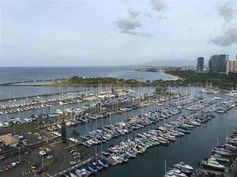 Book Ilikai Hotel & Luxury Suites, Honolulu, Hawaii - Hotels.com