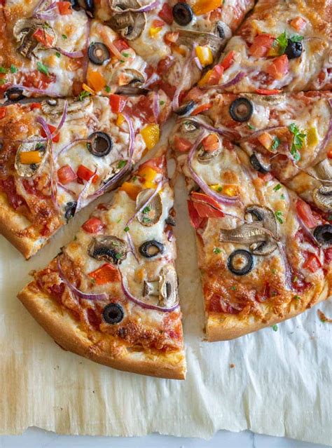 15 Delicious Homemade Veggie Pizza – Easy Recipes To Make at Home