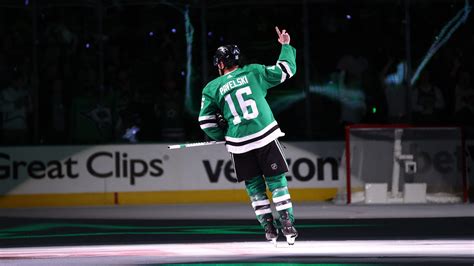 Stars Beat Golden Knights 3-2 To Avoid West Sweep