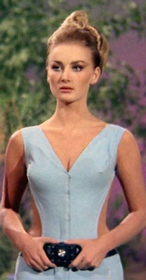 Barbara Bouchet as Kelinda from the Kelvan Empire in the Star Trek ...