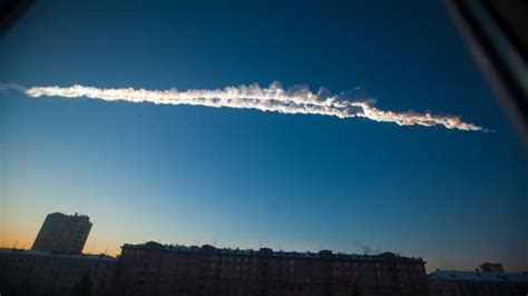 Russian Meteorite Explodes over Russia: Hundreds Injured - dBTechno