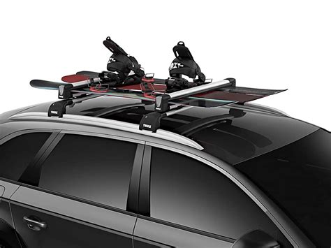 Thule Ski & Snowboard Car Rack features an adjustable clearance with large bindings » Gadget Flow