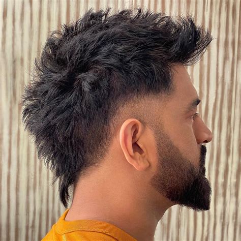 Viral Alert: 'Captain Cool' MS Dhoni sports a funky new hairstyle, fans ...