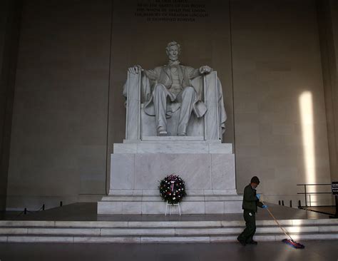 Lincoln Memorial to Be Repaired with National Park Donation | Time