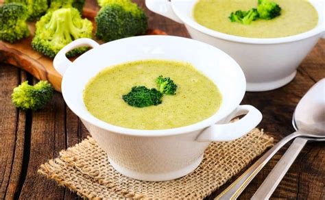 How to Make Creamy Broccoli Soup - Homemade and Easy Recipe