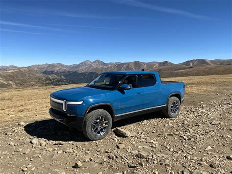 2023 Rivian R1T electric pickup truck earns Top Safety Pick+