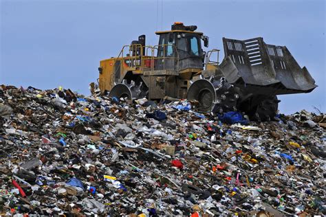 Lawmakers to Hear About Future of R.I.'s Central Landfill | Waste360