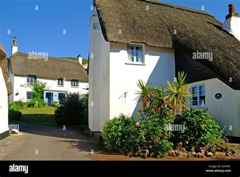 thatched cottages at Hope Cove Devon Stock Photo - Alamy