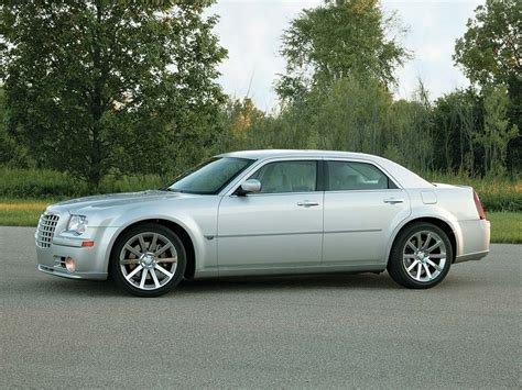 2005 Chrysler 300C SRT8 | Review | SuperCars.net