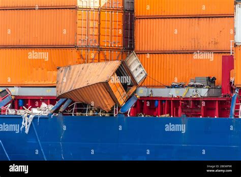 Container ship accident hi-res stock photography and images - Alamy