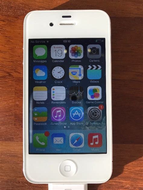 White iPhone 4 8gb unlocked fantastic condition | in Bingham ...