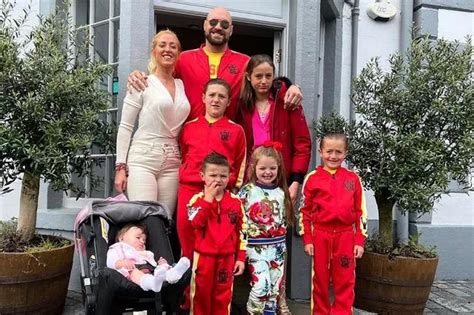 Tyson Fury and his children wear matching outfits for day - Daily Star